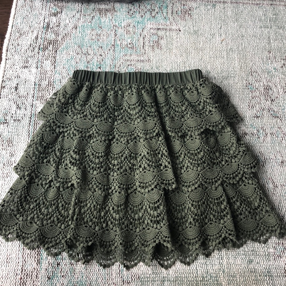 Lace skirt